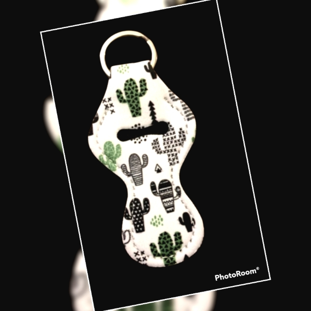 5/25$🆕Cactus Chapstick holder keychain